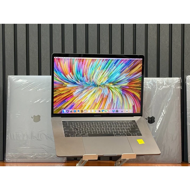 لپتاب MACBOOK PRO 2019-i7-16-256-4GB